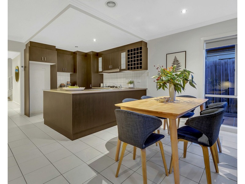 5 Astley Walk, Roxburgh Park VIC 3064