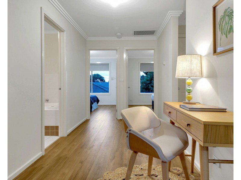 5 Astley Walk, Roxburgh Park VIC 3064