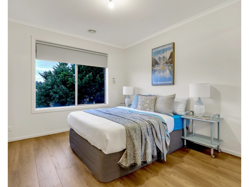 5 Astley Walk, Roxburgh Park VIC 3064