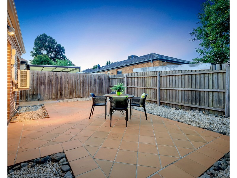 5 Astley Walk, Roxburgh Park VIC 3064
