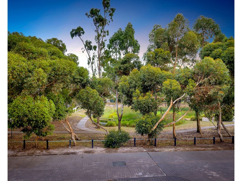 5 Astley Walk, Roxburgh Park VIC 3064