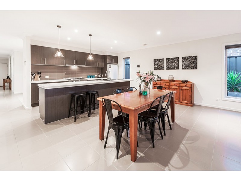 76 Huntington Drive, Craigieburn VIC 3064