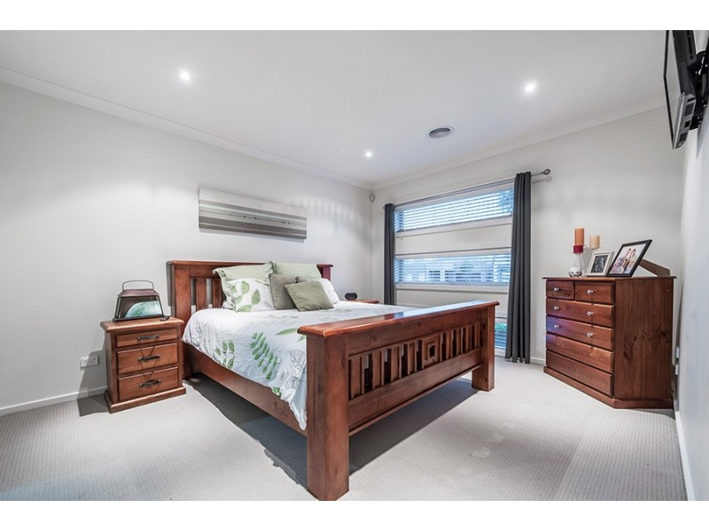 76 Huntington Drive, Craigieburn VIC 3064