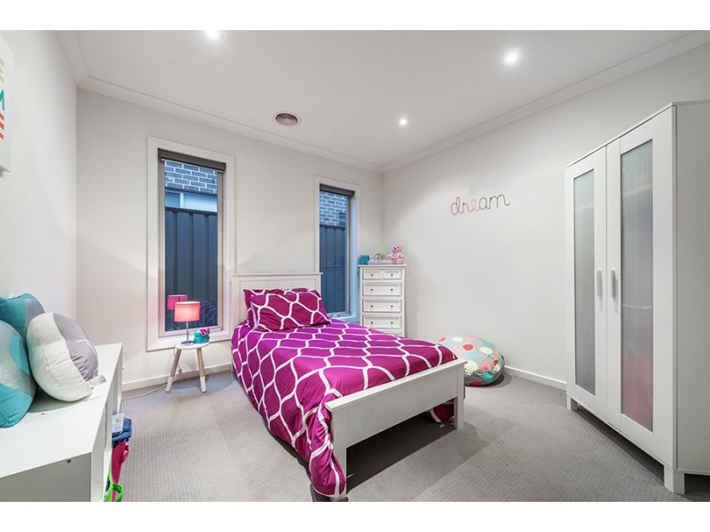 76 Huntington Drive, Craigieburn VIC 3064