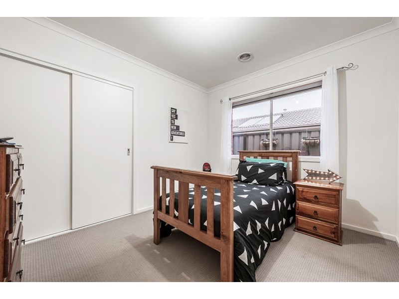 76 Huntington Drive, Craigieburn VIC 3064