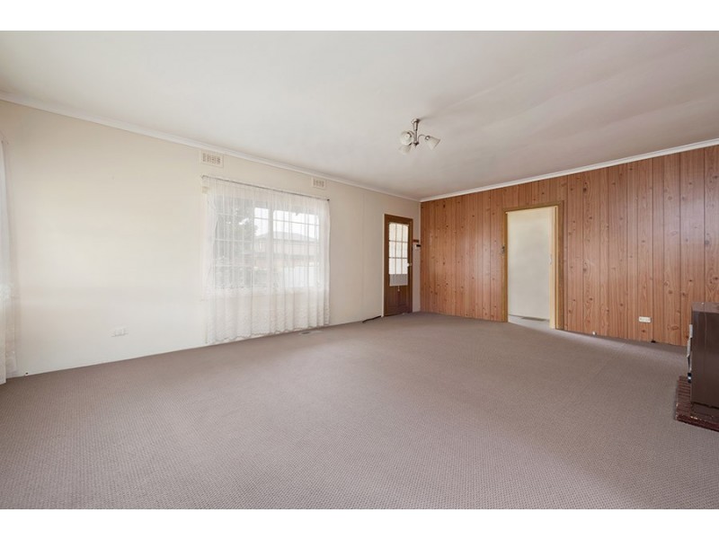 14 Esther Court, Fawkner VIC 3060