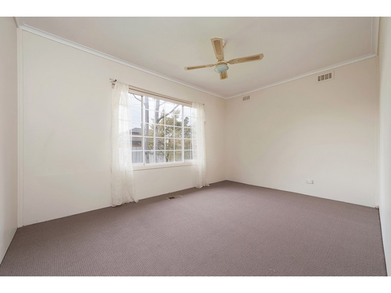 14 Esther Court, Fawkner VIC 3060