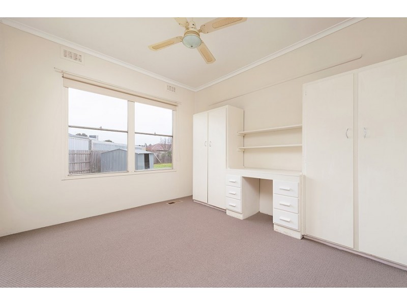14 Esther Court, Fawkner VIC 3060