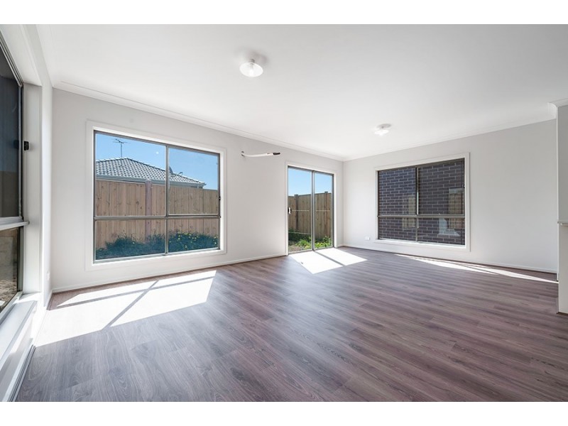 15 Delson Way, Mickleham VIC 3064