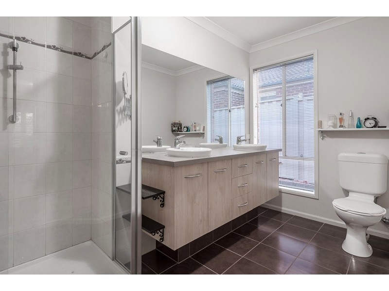 95 Golf View Drive, Craigieburn VIC 3064