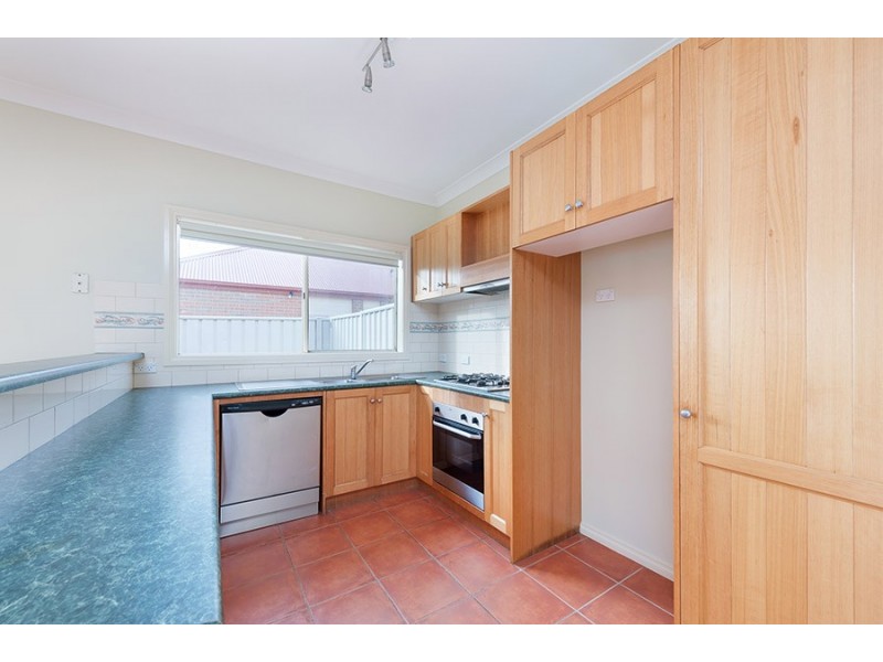 4 Heathwood Close, Craigieburn VIC 3064