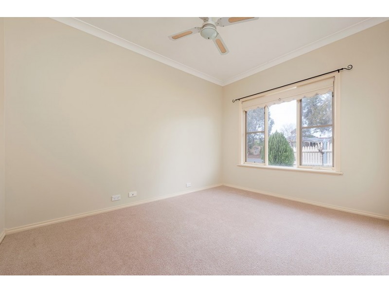 4 Heathwood Close, Craigieburn VIC 3064