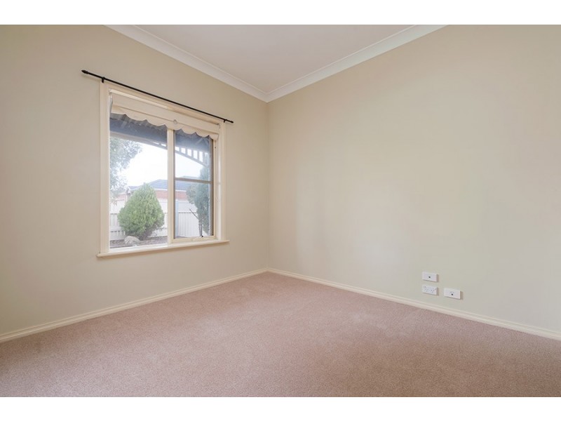 4 Heathwood Close, Craigieburn VIC 3064