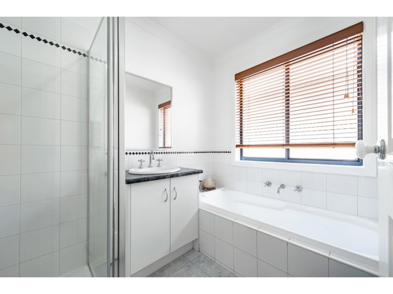 38 Parramatta Walk, Craigieburn VIC 3064