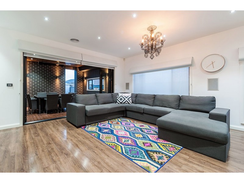 21 Falkland Road, Craigieburn VIC 3064