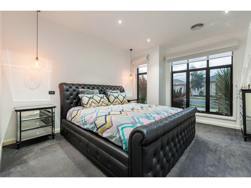 21 Falkland Road, Craigieburn VIC 3064