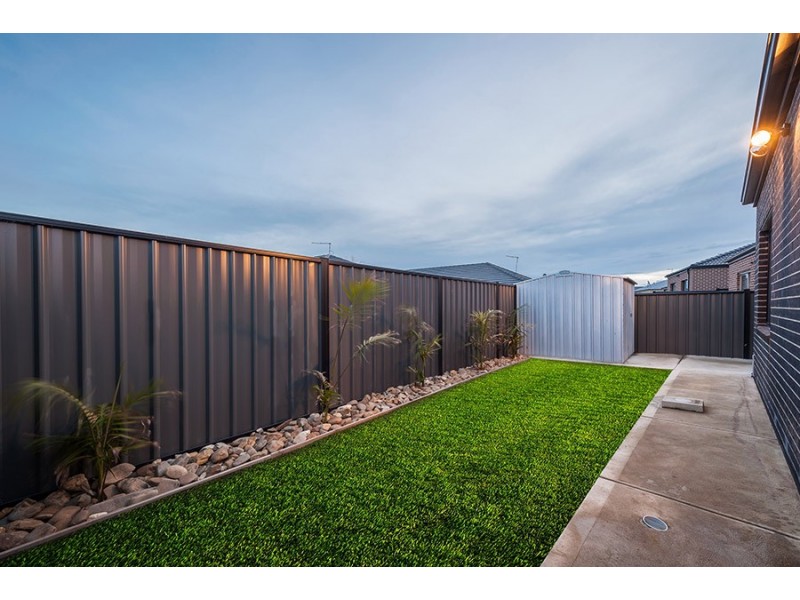 21 Falkland Road, Craigieburn VIC 3064