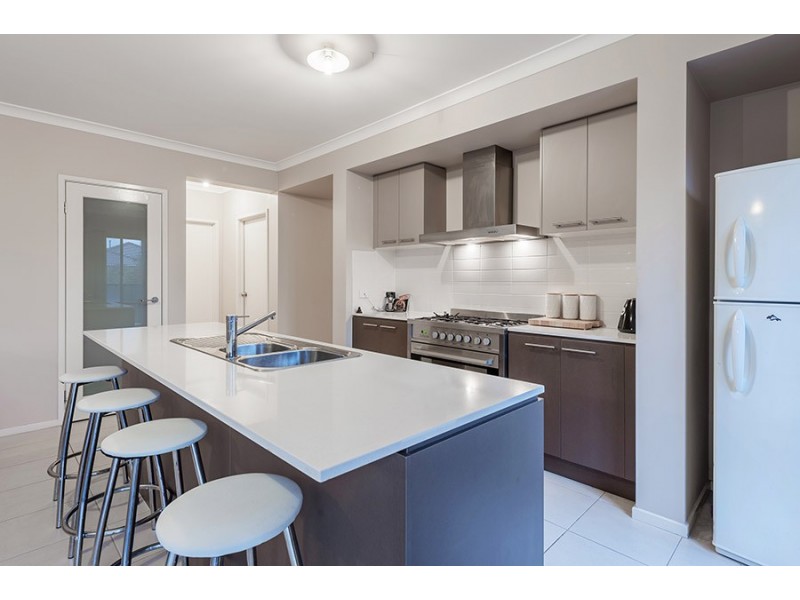 1 Greenham Avenue, Craigieburn VIC 3064