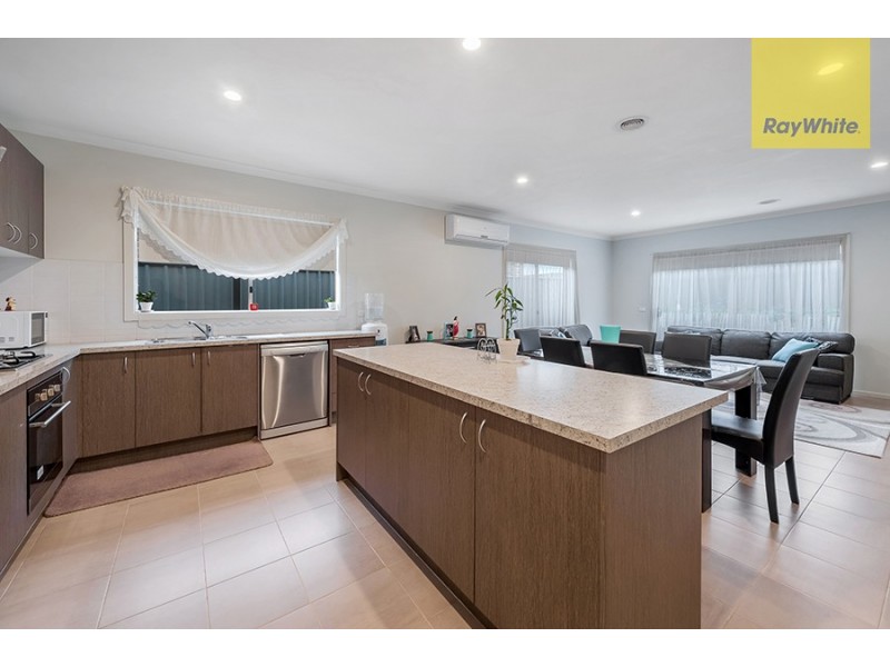 17 Pinnacle Drive, Craigieburn VIC 3064