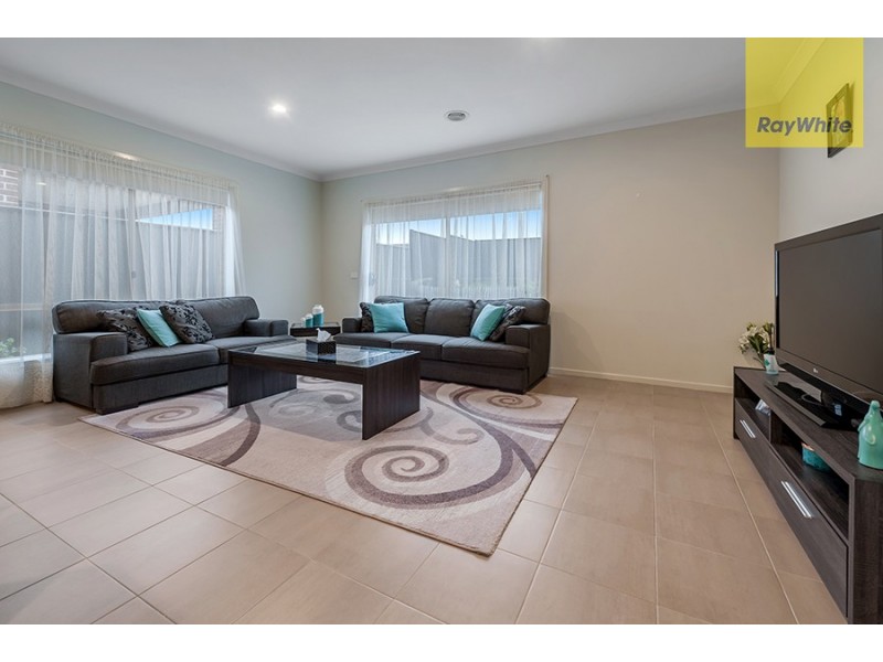 17 Pinnacle Drive, Craigieburn VIC 3064