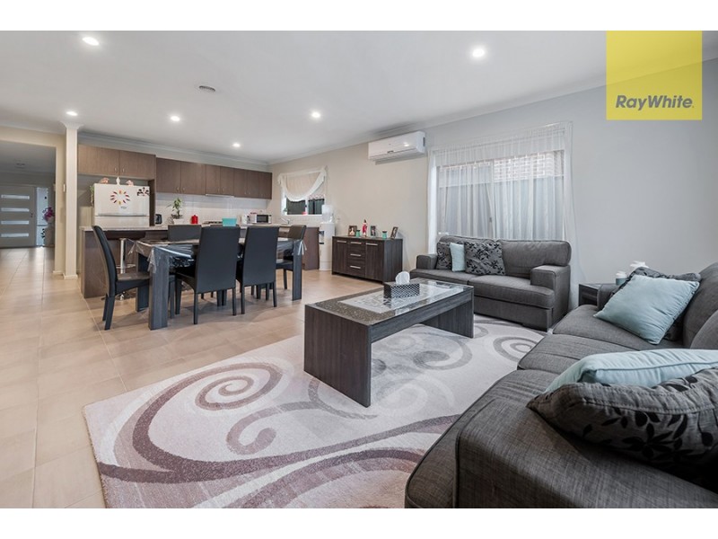 17 Pinnacle Drive, Craigieburn VIC 3064