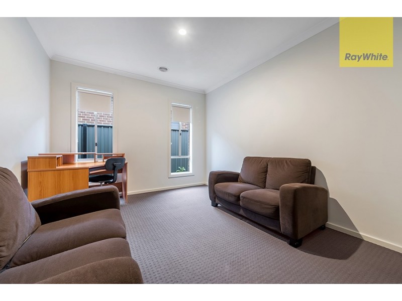 17 Pinnacle Drive, Craigieburn VIC 3064
