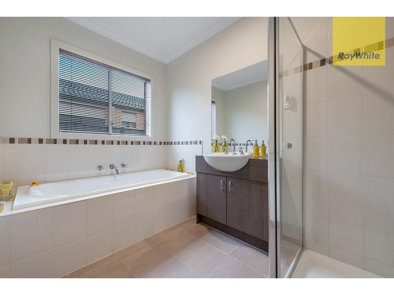 17 Pinnacle Drive, Craigieburn VIC 3064
