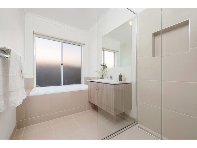 29 Mountleigh Circuit, Craigieburn VIC 3064