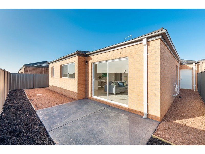 29 Mountleigh Circuit, Craigieburn VIC 3064