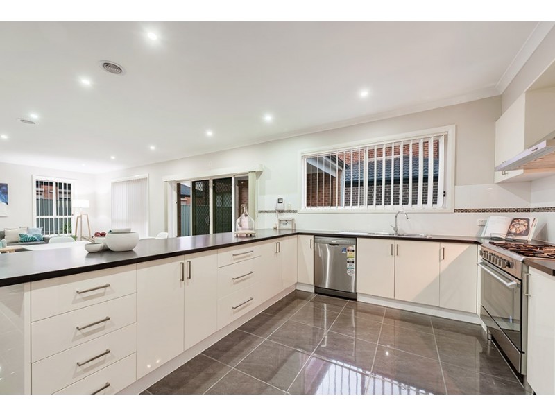 33 Elsternwick Way, Craigieburn VIC 3064