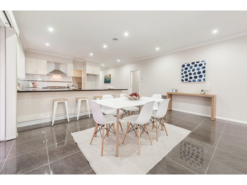 33 Elsternwick Way, Craigieburn VIC 3064