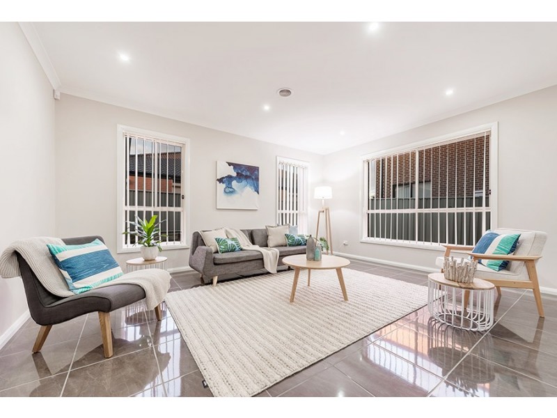 33 Elsternwick Way, Craigieburn VIC 3064