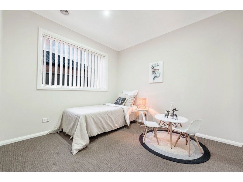 33 Elsternwick Way, Craigieburn VIC 3064
