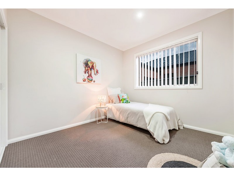 33 Elsternwick Way, Craigieburn VIC 3064