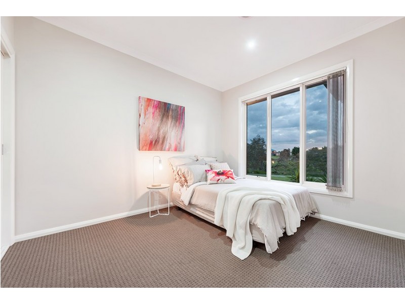 33 Elsternwick Way, Craigieburn VIC 3064
