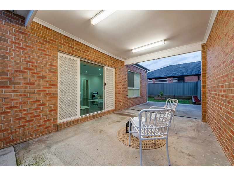 33 Elsternwick Way, Craigieburn VIC 3064
