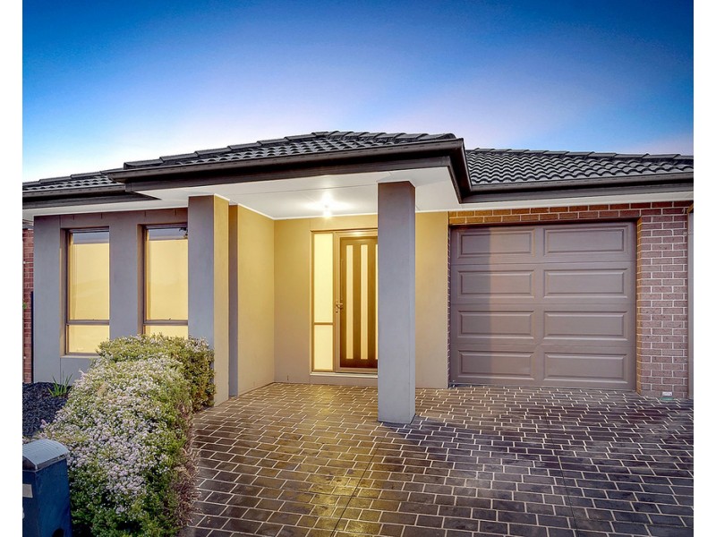 48 Moor Park Drive, Craigieburn VIC 3064