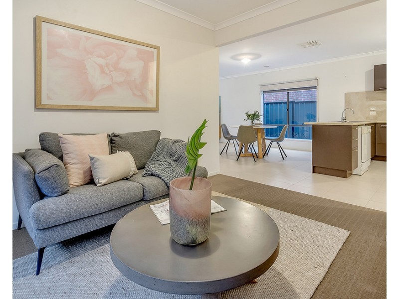 48 Moor Park Drive, Craigieburn VIC 3064