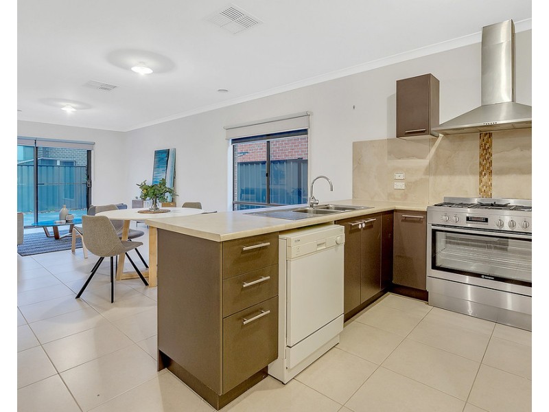 48 Moor Park Drive, Craigieburn VIC 3064