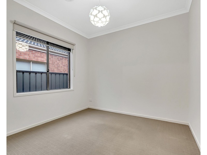 48 Moor Park Drive, Craigieburn VIC 3064