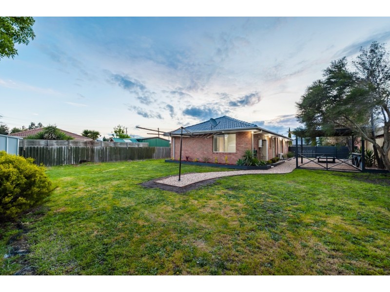 2 Trecastle Court, Craigieburn VIC 3064