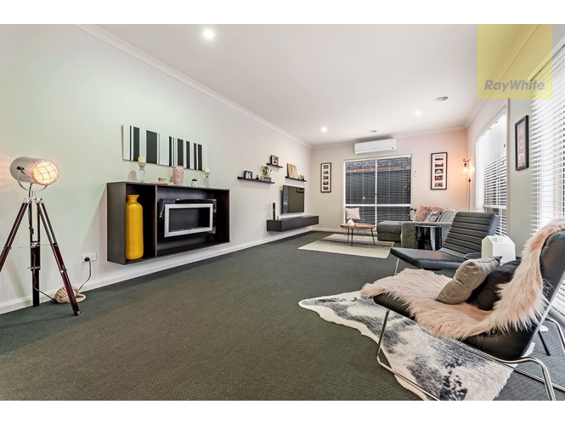 37 Viewside Crescent, Craigieburn VIC 3064
