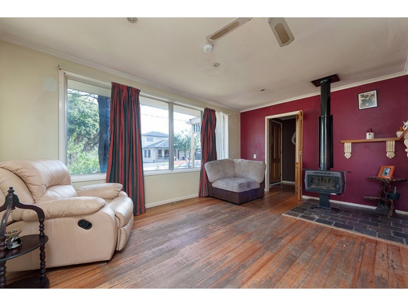 39 Katrina Drive, Gladstone Park VIC 3043