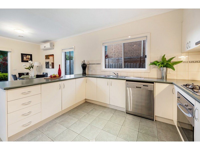 32 Garonne Circuit, Roxburgh Park VIC 3064