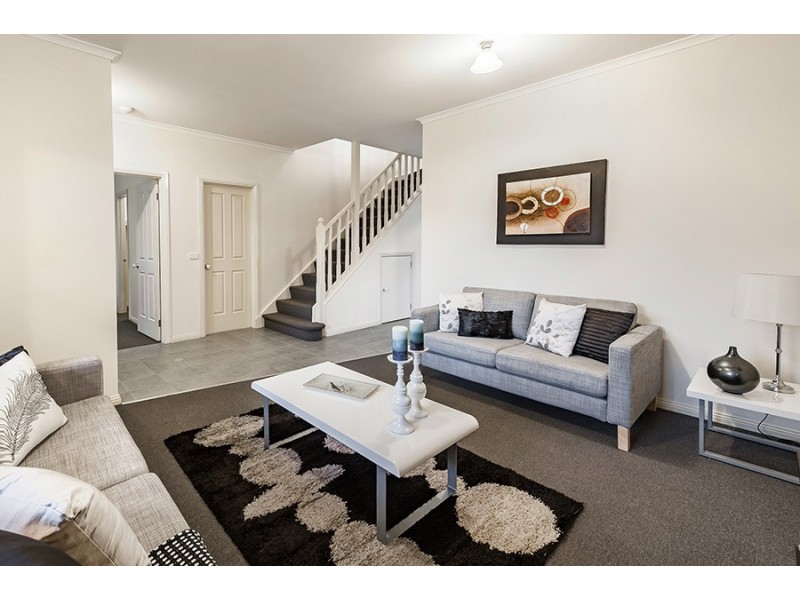 32 Garonne Circuit, Roxburgh Park VIC 3064