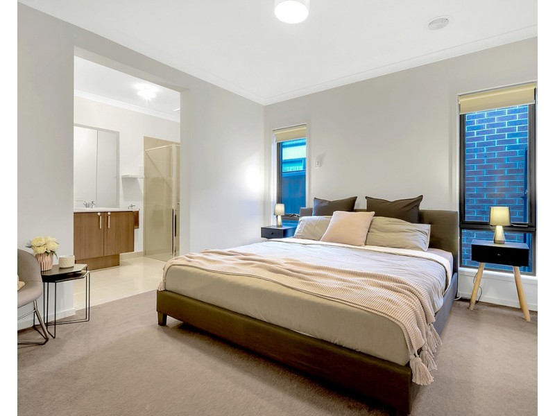 53 Peppertree Parade, Craigieburn VIC 3064