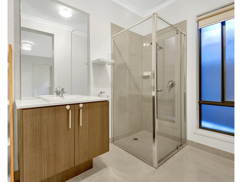 53 Peppertree Parade, Craigieburn VIC 3064