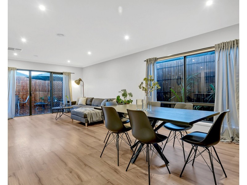 53 Peppertree Parade, Craigieburn VIC 3064