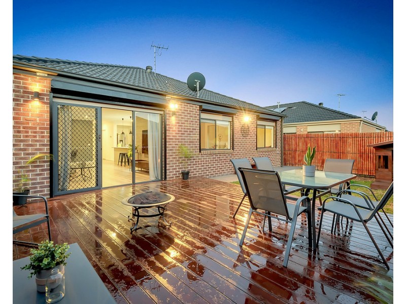 53 Peppertree Parade, Craigieburn VIC 3064