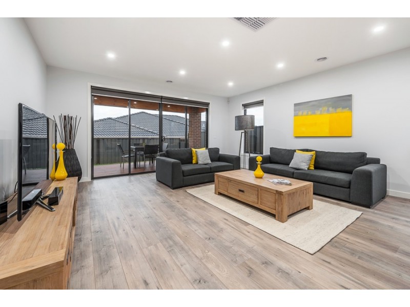 7 Montvale Drive, Craigieburn VIC 3064